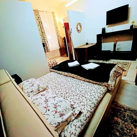 Studios Republicii Braşov Exteriör bild