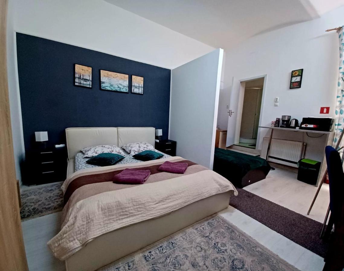 Studios Republicii Braşov Exteriör bild